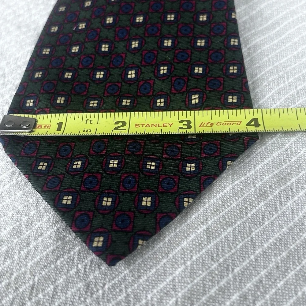 Jos A Bank Handmade Silk Tie Red/green/gold Pattern